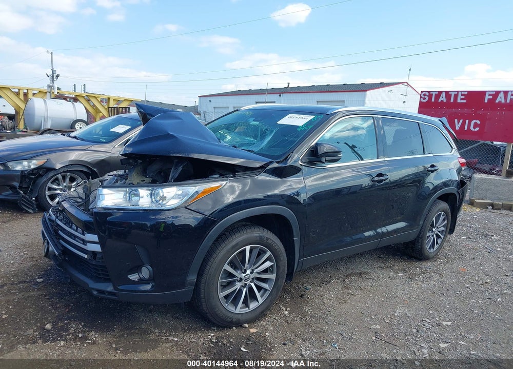 2019 TOYOTA HIGHLANDER XLE VIN: 5TDJZRFH0KS591250