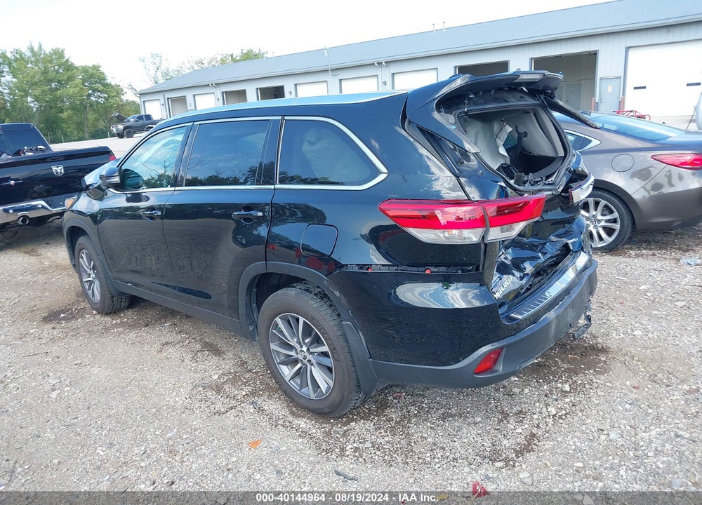 2019 TOYOTA HIGHLANDER XLE VIN: 5TDJZRFH0KS591250