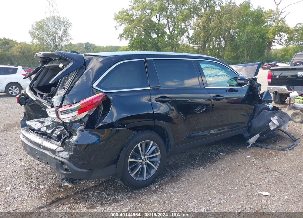 2019 TOYOTA HIGHLANDER XLE VIN: 5TDJZRFH0KS591250
