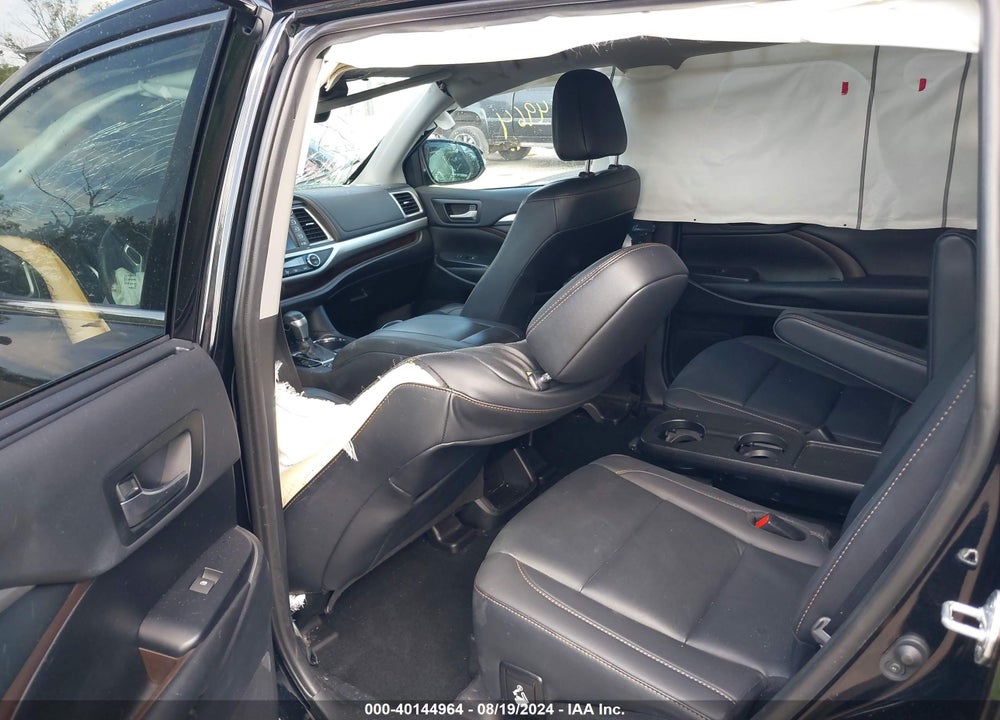 2019 TOYOTA HIGHLANDER XLE VIN: 5TDJZRFH0KS591250