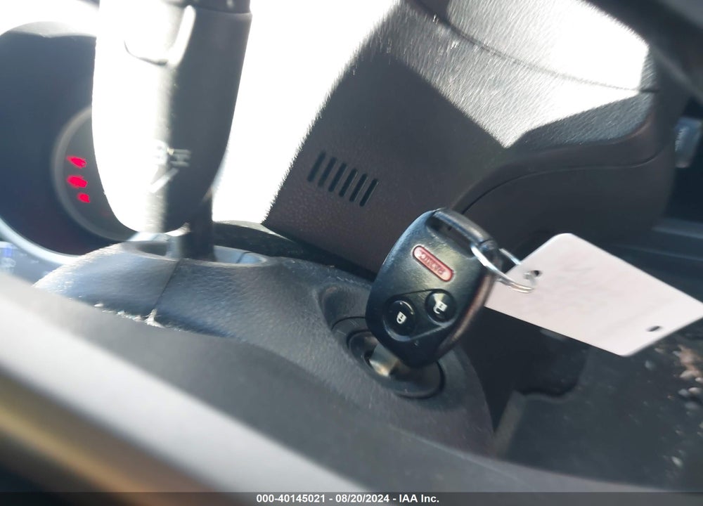 2013 HONDA FIT VIN: JHMGE8H36DC002383