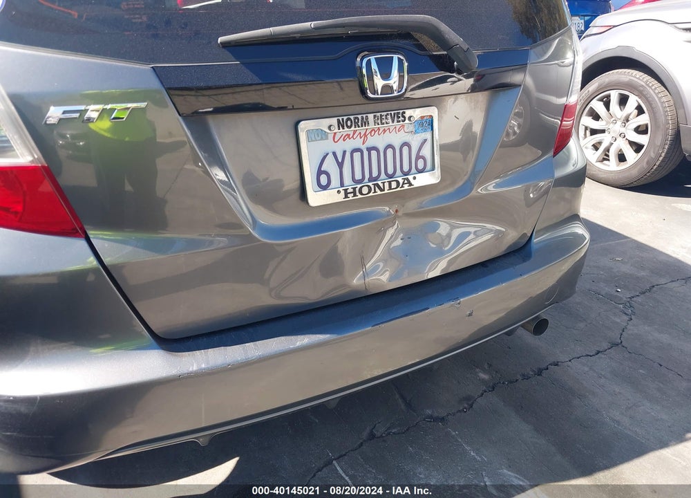 2013 HONDA FIT VIN: JHMGE8H36DC002383