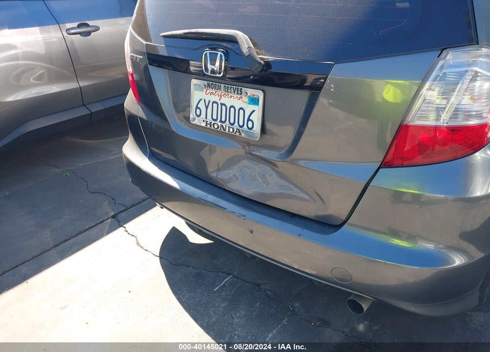 2013 HONDA FIT VIN: JHMGE8H36DC002383