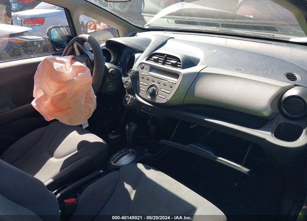 2013 HONDA FIT VIN: JHMGE8H36DC002383