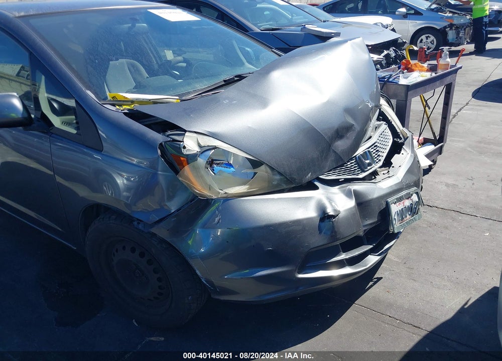 2013 HONDA FIT VIN: JHMGE8H36DC002383
