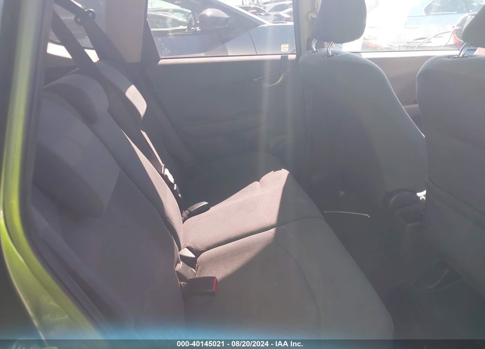 2013 HONDA FIT VIN: JHMGE8H36DC002383