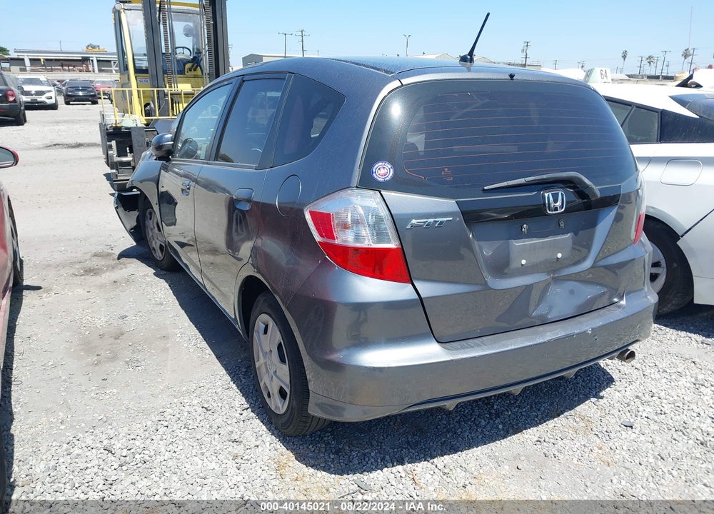2013 HONDA FIT VIN: JHMGE8H36DC002383