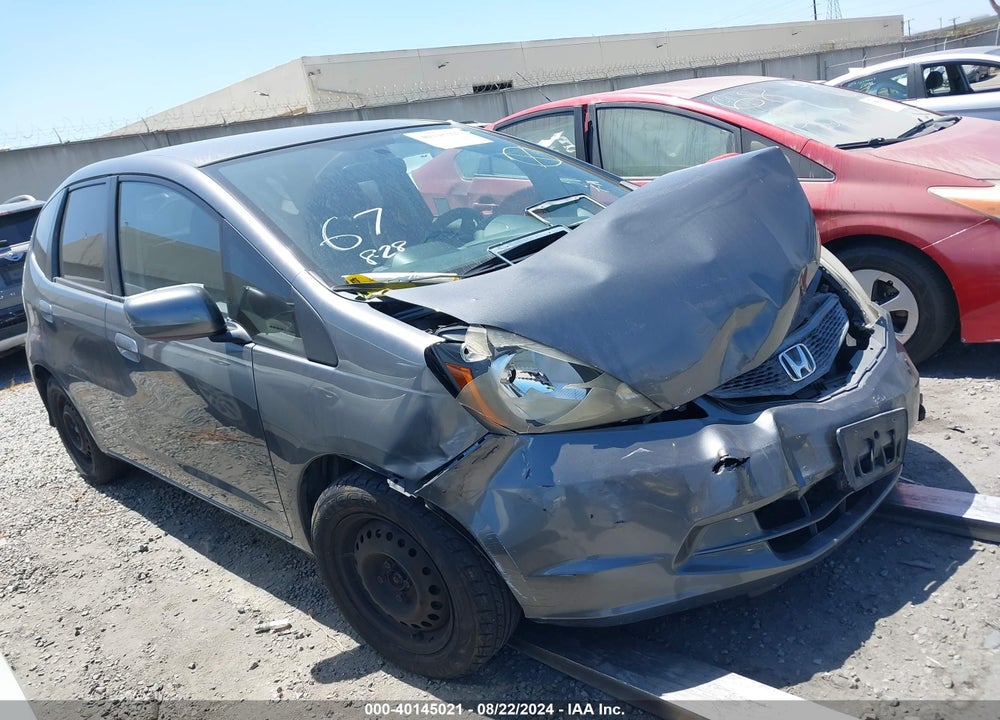 2013 HONDA FIT VIN: JHMGE8H36DC002383