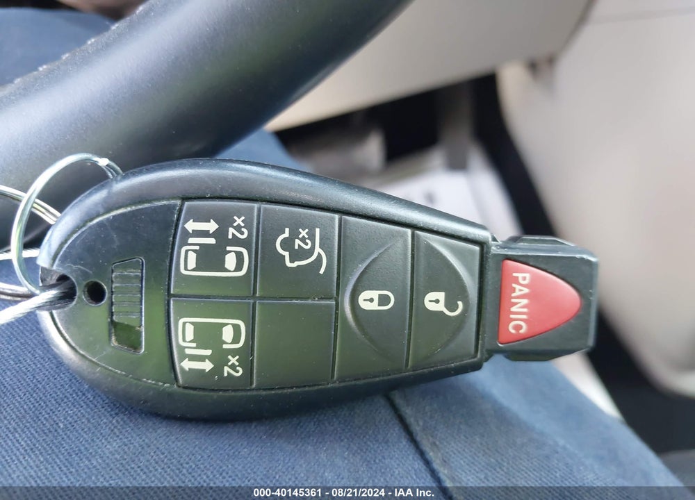 2014 CHRYSLER TOWN & COUNTRY TOURING VIN: 2C4RC1BG2ER111645