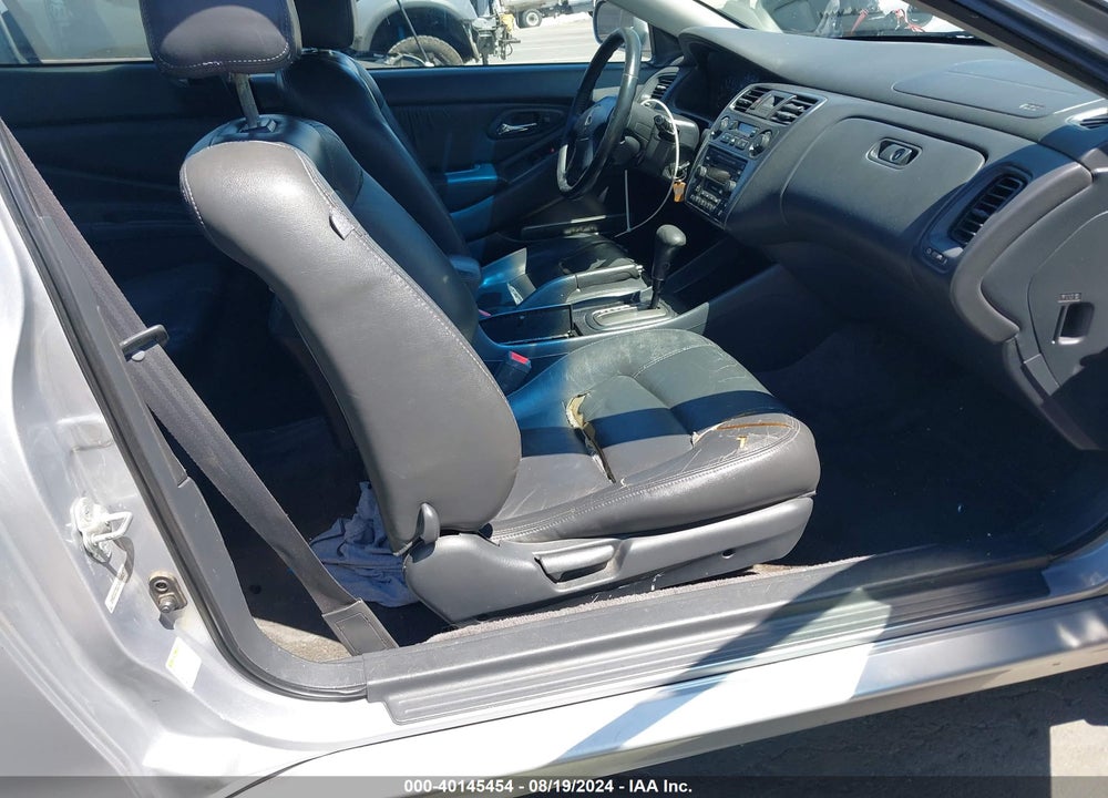 2001 HONDA ACCORD 3.0 EX VIN: 1HGCG22511A015813