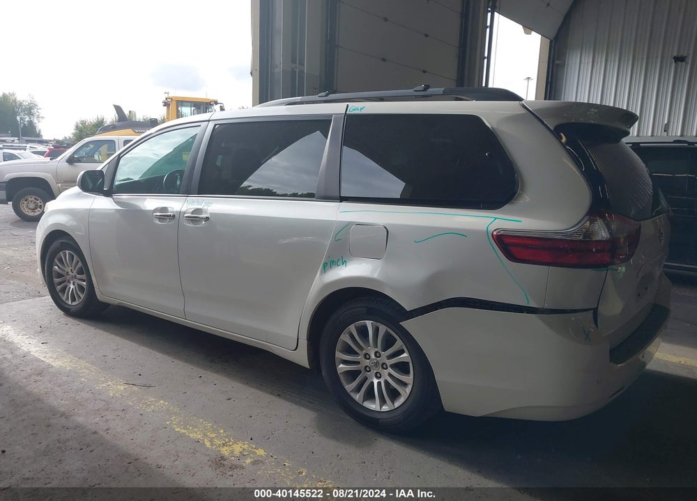 2017 TOYOTA SIENNA XLE 8 PASSENGER VIN: 5TDYZ3DCXHS797820