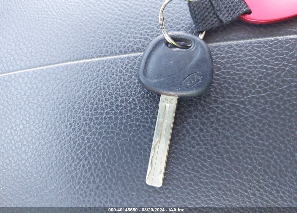 2012 KIA SORENTO LX VIN: 5XYKT3A18CG259777