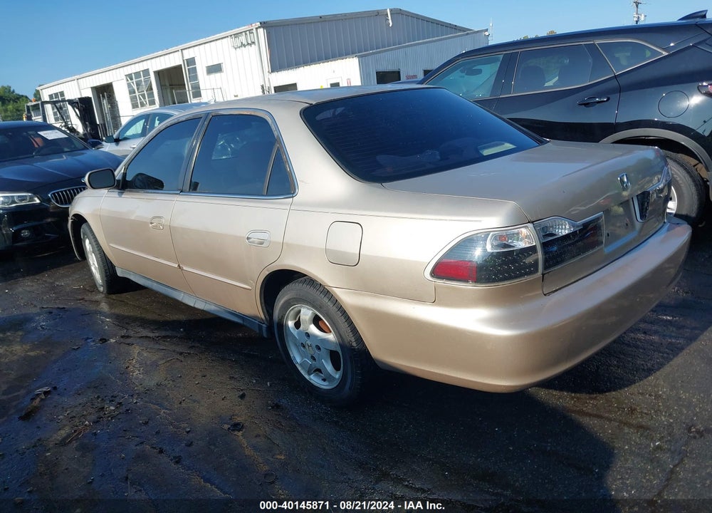2002 HONDA ACCORD 2.3 LX VIN: 3HGCG564X2G708448
