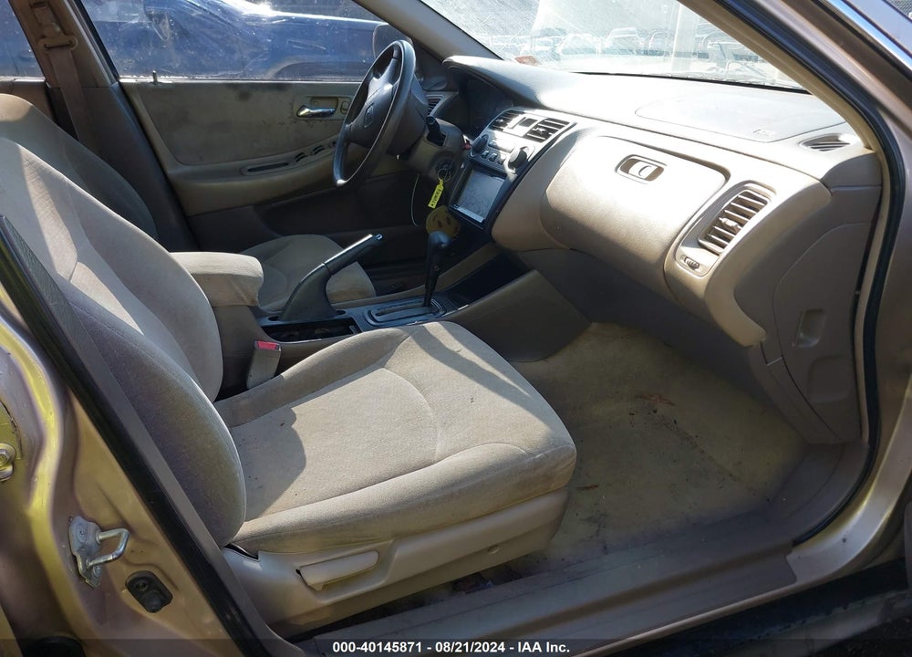 2002 HONDA ACCORD 2.3 LX VIN: 3HGCG564X2G708448