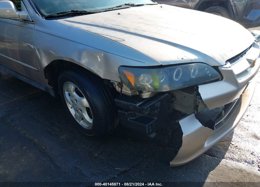 2002 HONDA ACCORD 2.3 LX VIN: 3HGCG564X2G708448