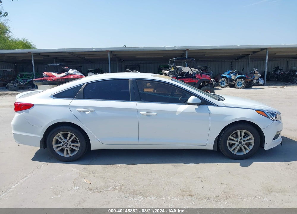2015 HYUNDAI SONATA SE VIN: 5NPE24AF0FH094712