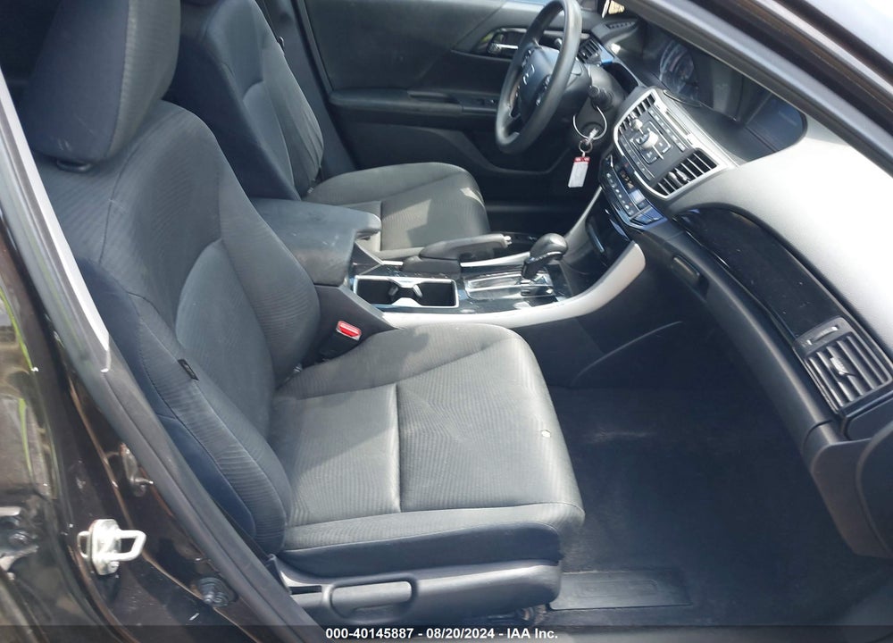 2017 HONDA ACCORD VIN: 1HGCR2F32HA193081