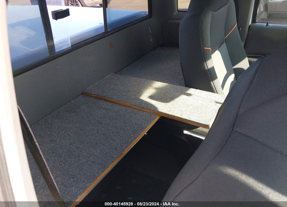 2004 MAZDA B3000 DS VIN: 4F4YR16U74TM05194