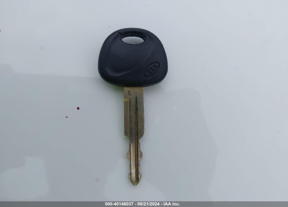 2007 KIA SORENTO LX VIN: KNDJC736275678797