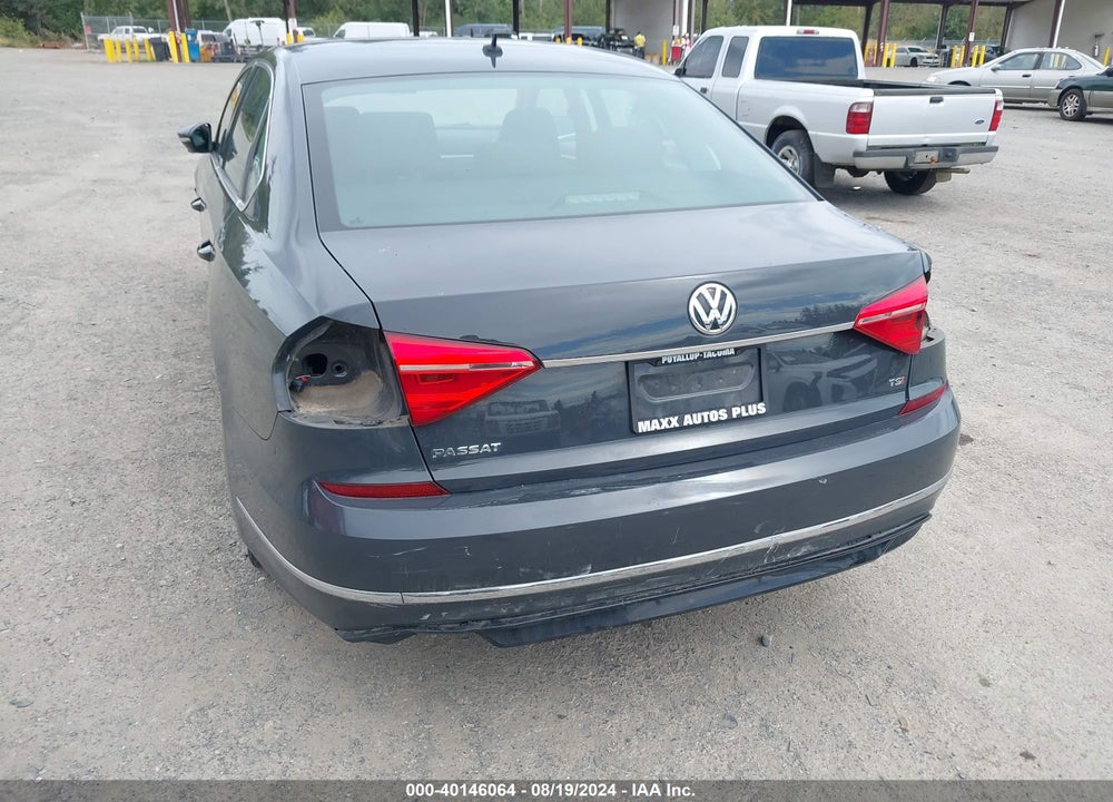 2016 VOLKSWAGEN PASSAT 1.8T R-LINE VIN: 1VWAT7A3XGC033669