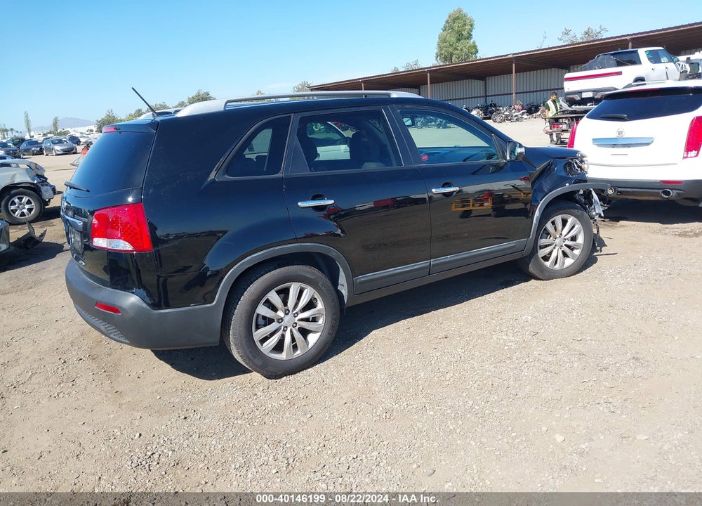 2011 KIA SORENTO LX V6 VIN: 5XYKT4A29BG156235