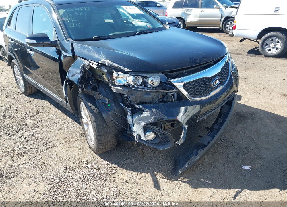 2011 KIA SORENTO LX V6 VIN: 5XYKT4A29BG156235