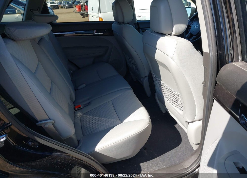 2011 KIA SORENTO LX V6 VIN: 5XYKT4A29BG156235
