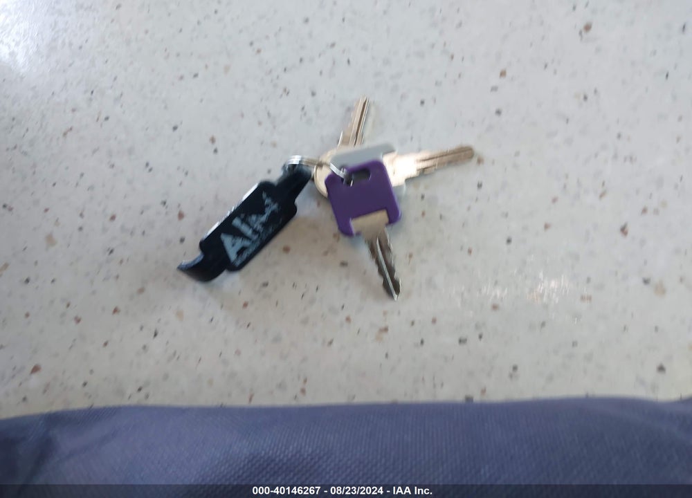 2018 COUGAR 27RLS VIN: 4YDF27R28J2509841