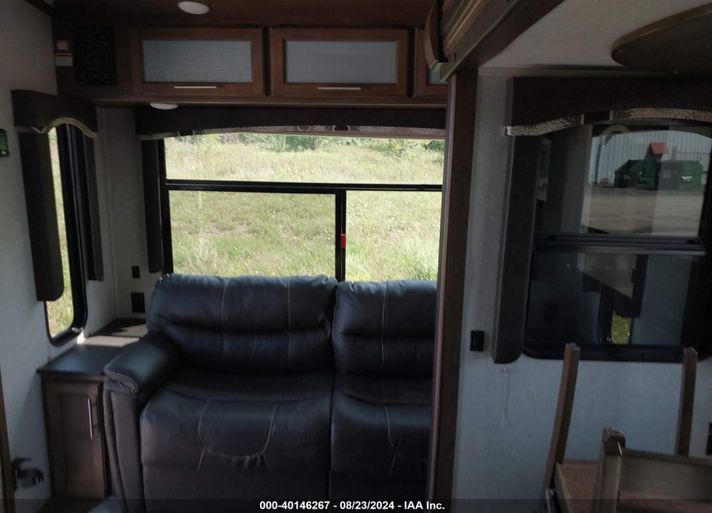 2018 COUGAR 27RLS VIN: 4YDF27R28J2509841