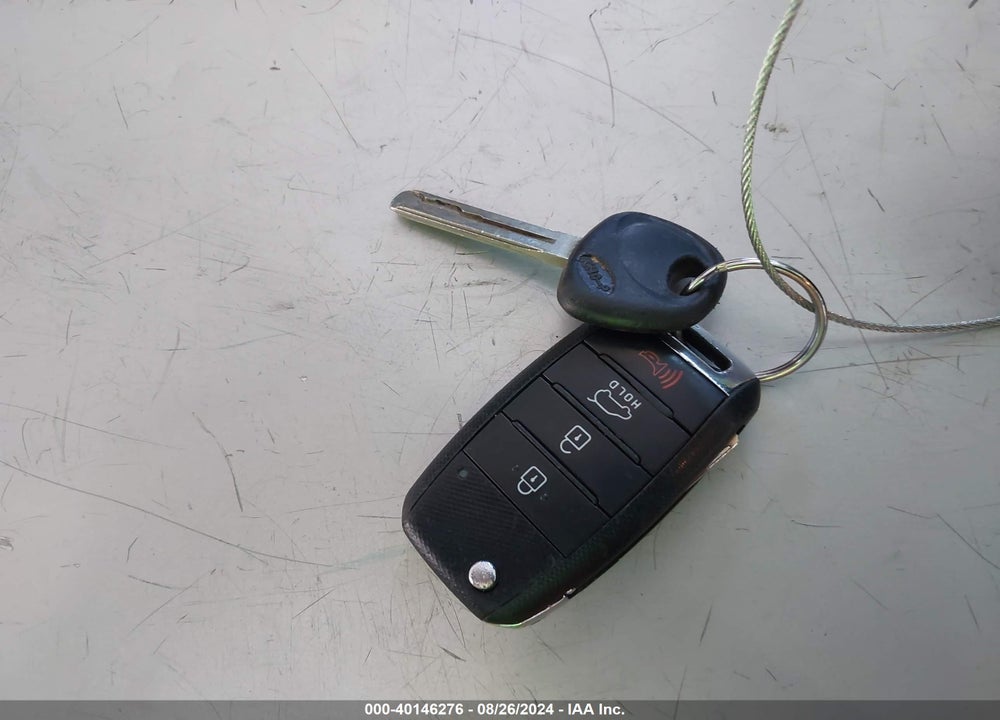 2014 KIA SORENTO LX VIN: 5XYKT3A61EG550247