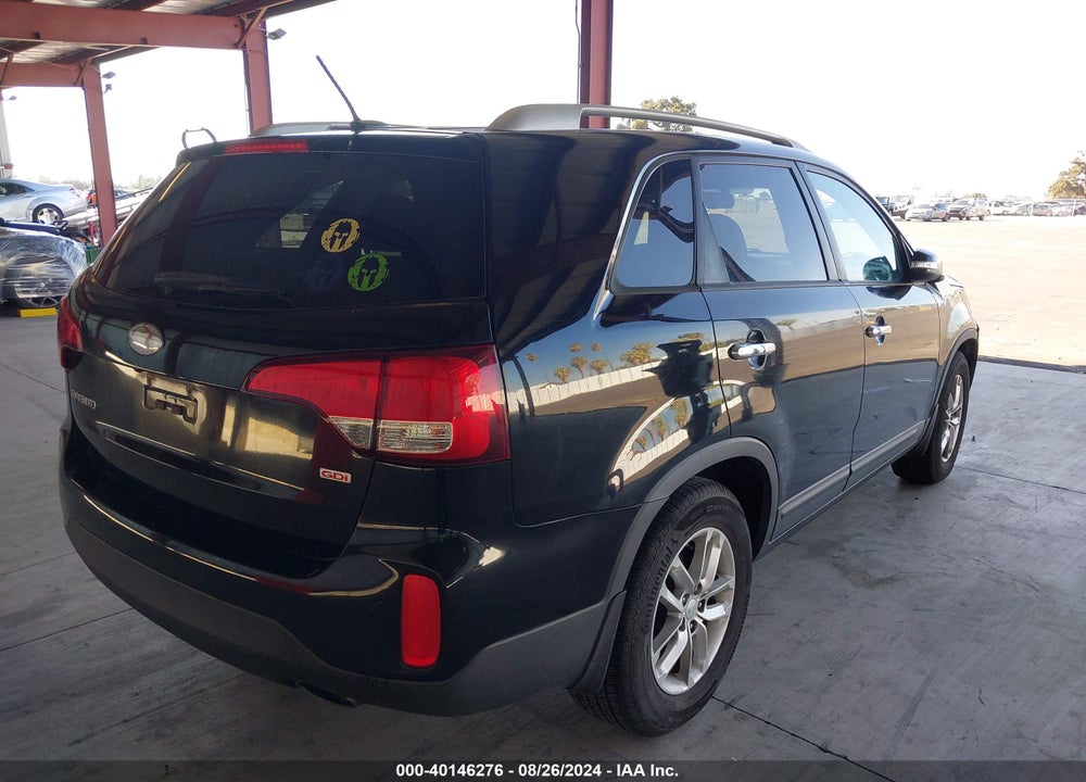 2014 KIA SORENTO LX VIN: 5XYKT3A61EG550247