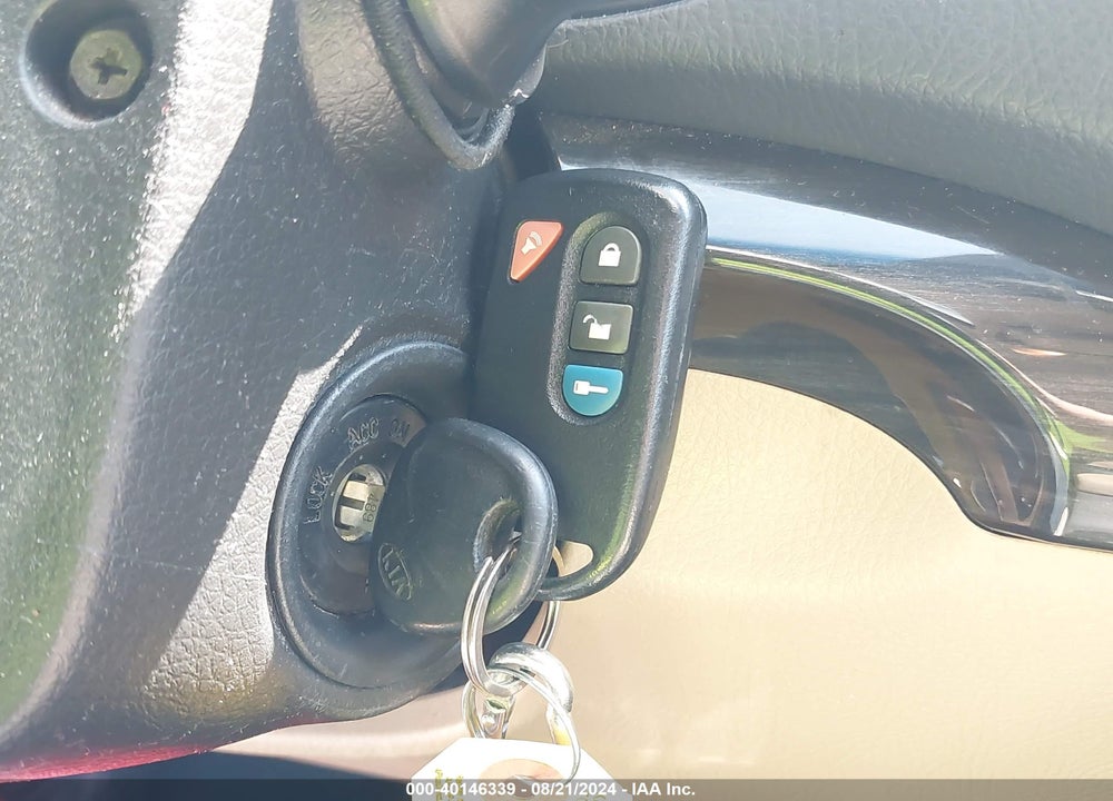 2013 KIA SORENTO VIN: 5XYKT3A61DG363444