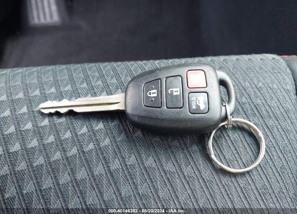 2015 TOYOTA CAMRY SE VIN: 4T1BF1FK4FU939980