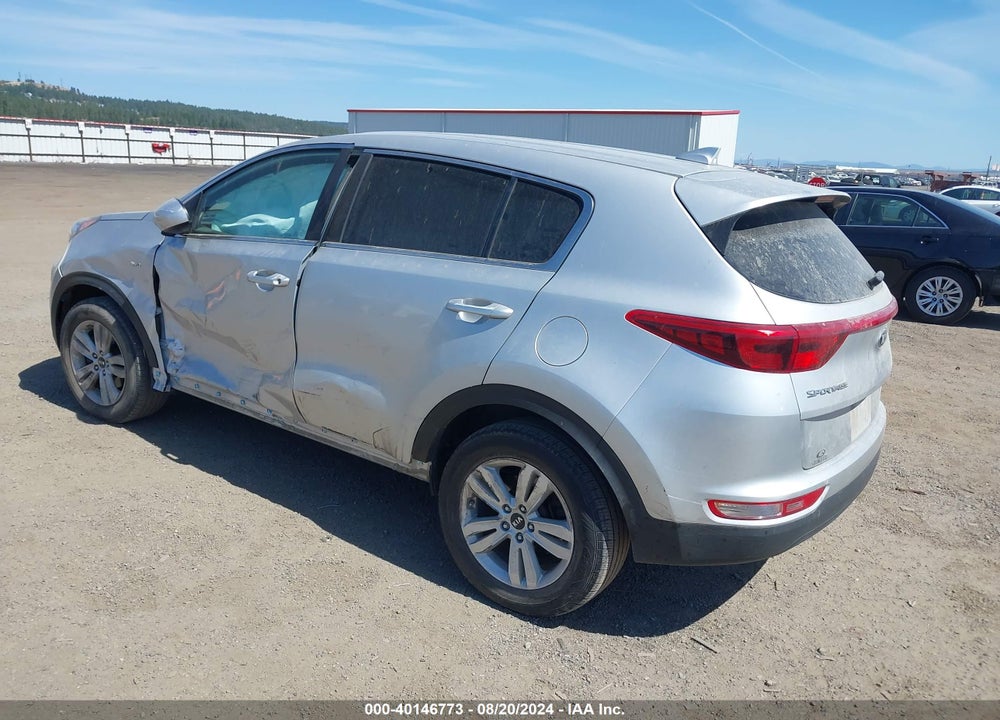 2018 KIA SPORTAGE LX VIN: KNDPMCAC0J7421559