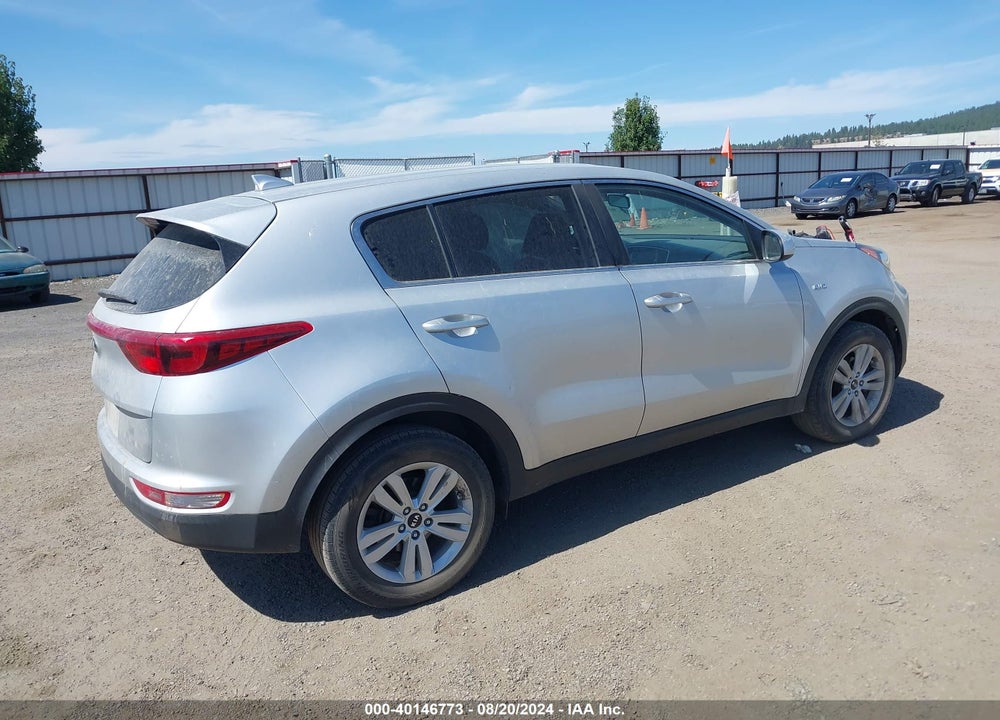 2018 KIA SPORTAGE LX VIN: KNDPMCAC0J7421559