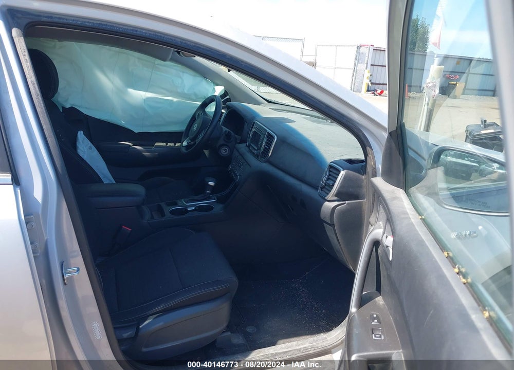 2018 KIA SPORTAGE LX VIN: KNDPMCAC0J7421559