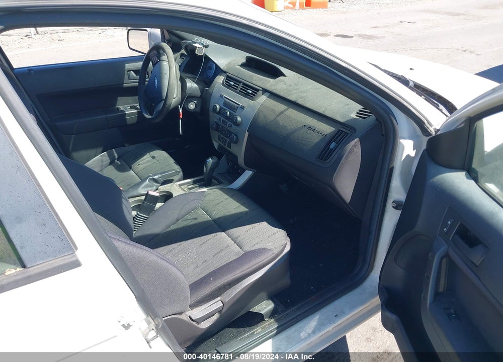 2011 FORD FOCUS SE VIN: 1FAHP3FN5BW198664