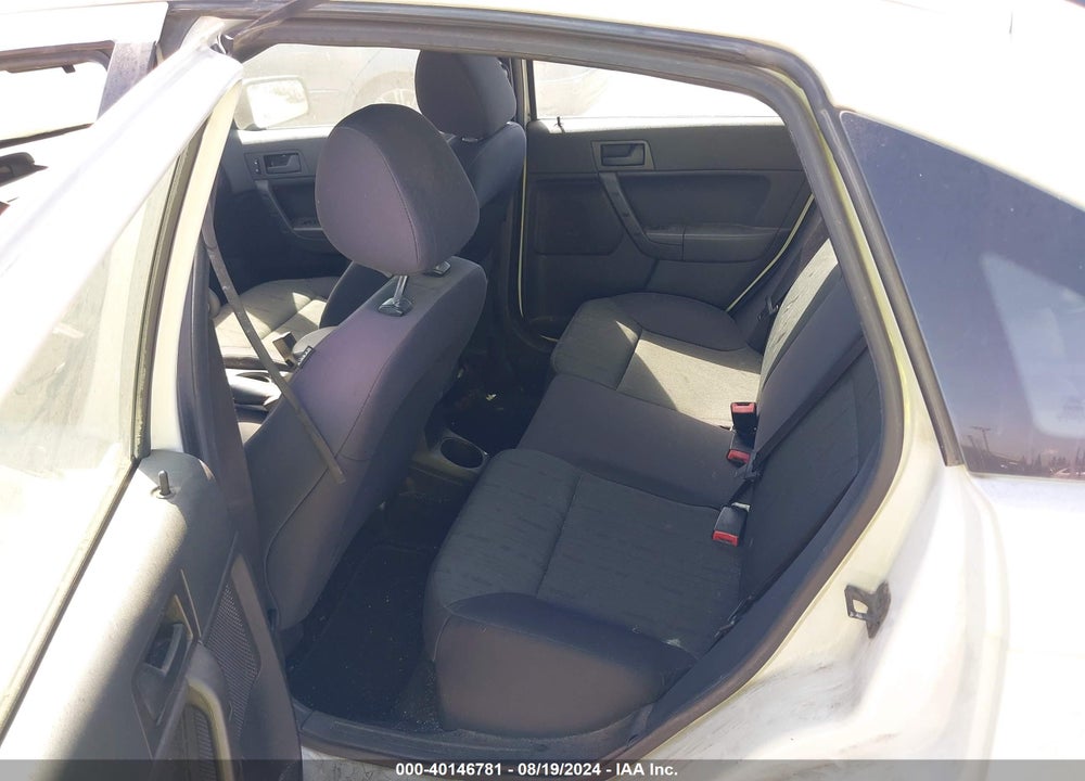 2011 FORD FOCUS SE VIN: 1FAHP3FN5BW198664
