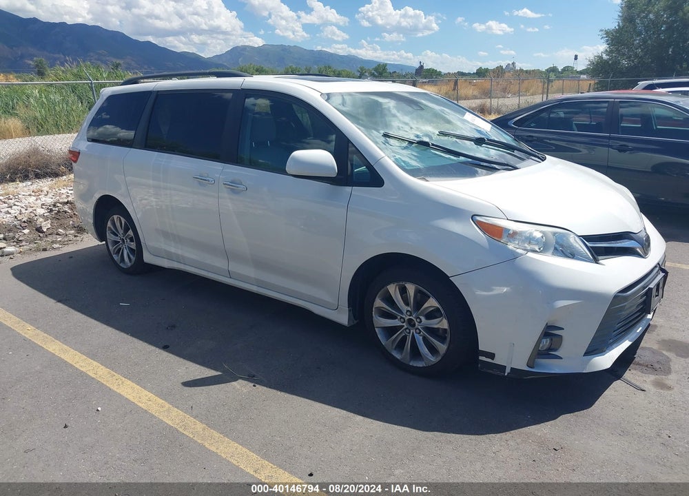 2018 TOYOTA SIENNA XLE PREMIUM 8 PASSENGER VIN: 5TDYZ3DC3JS922663