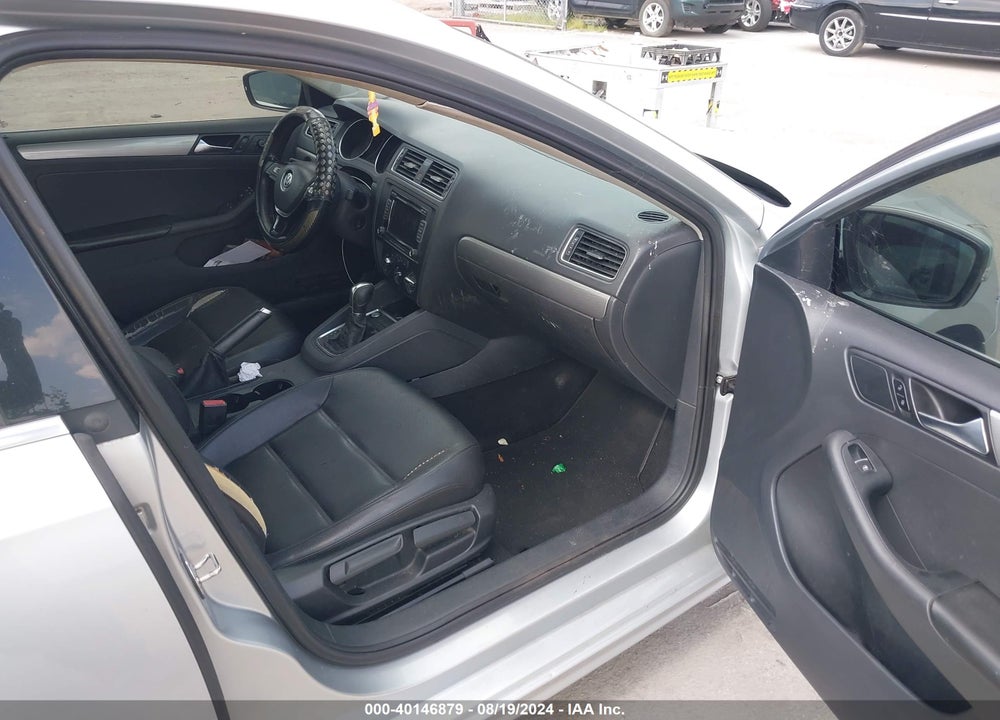 2015 VOLKSWAGEN JETTA 1.8T SE VIN: 3VWD07AJ8FM286930