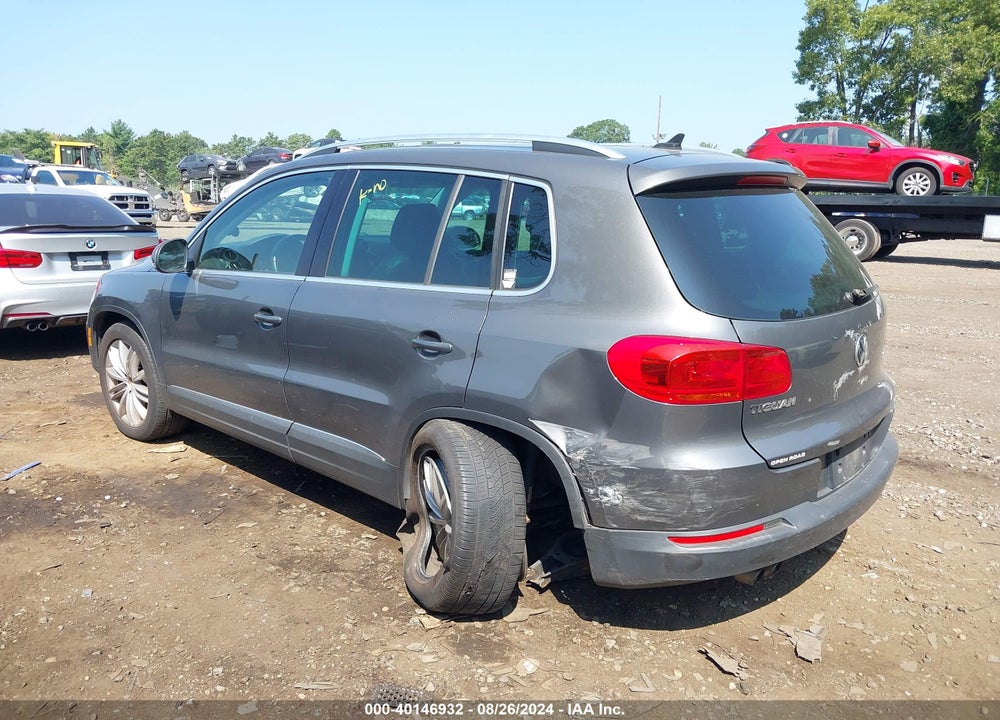 2012 VOLKSWAGEN TIGUAN SE VIN: WVGBV7AX2CW095110