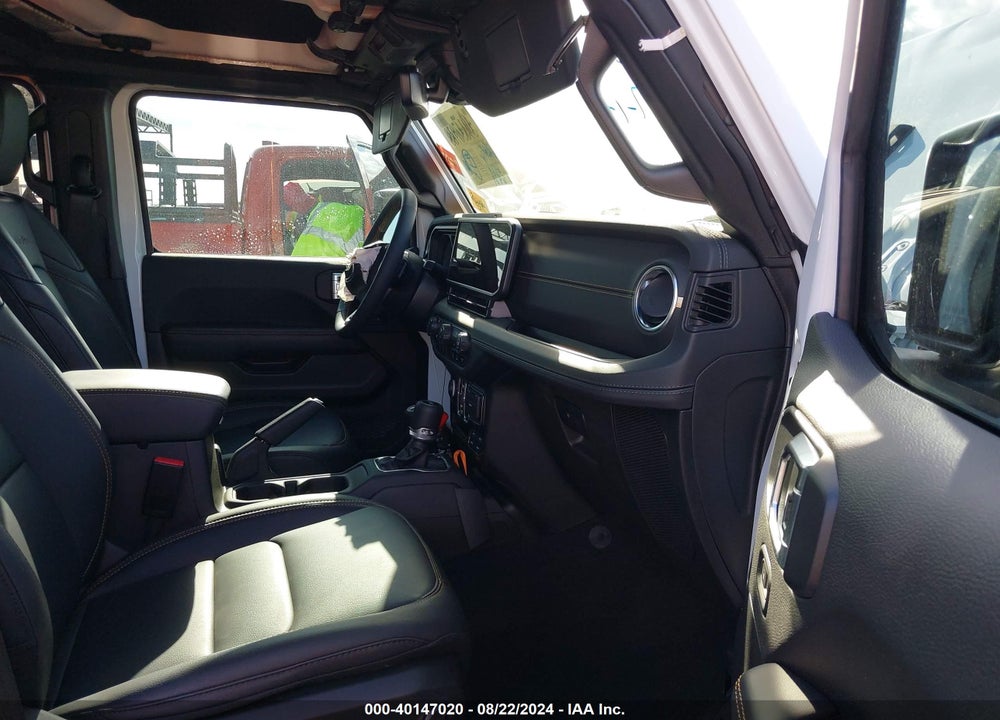 2024 JEEP WRANGLER 4-DOOR SAHARA 4X4 VIN: 1C4PJXEG7RW261601
