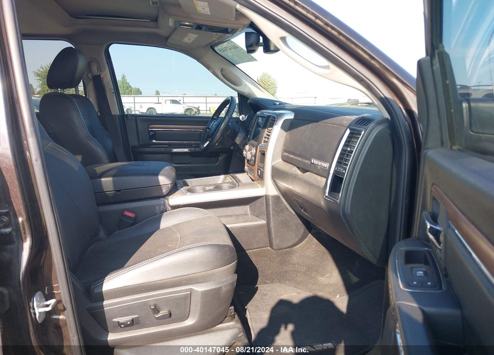 2016 RAM 2500 LAIE VIN: 3C6UR5KL5GG274027