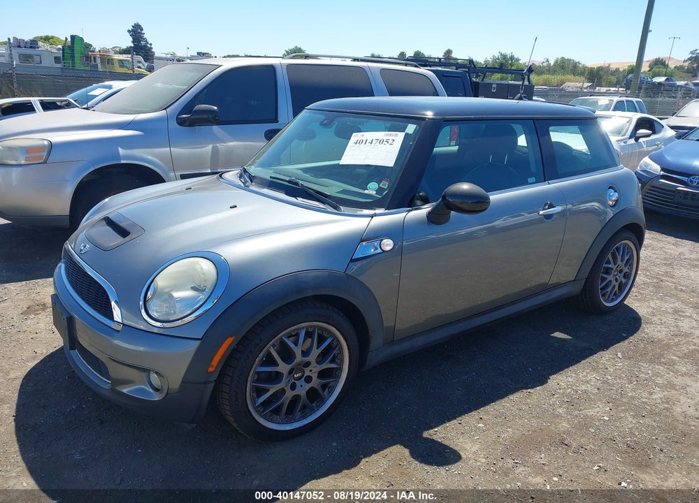 2007 MINI COOPER S VIN: WMWMF73517TL90970