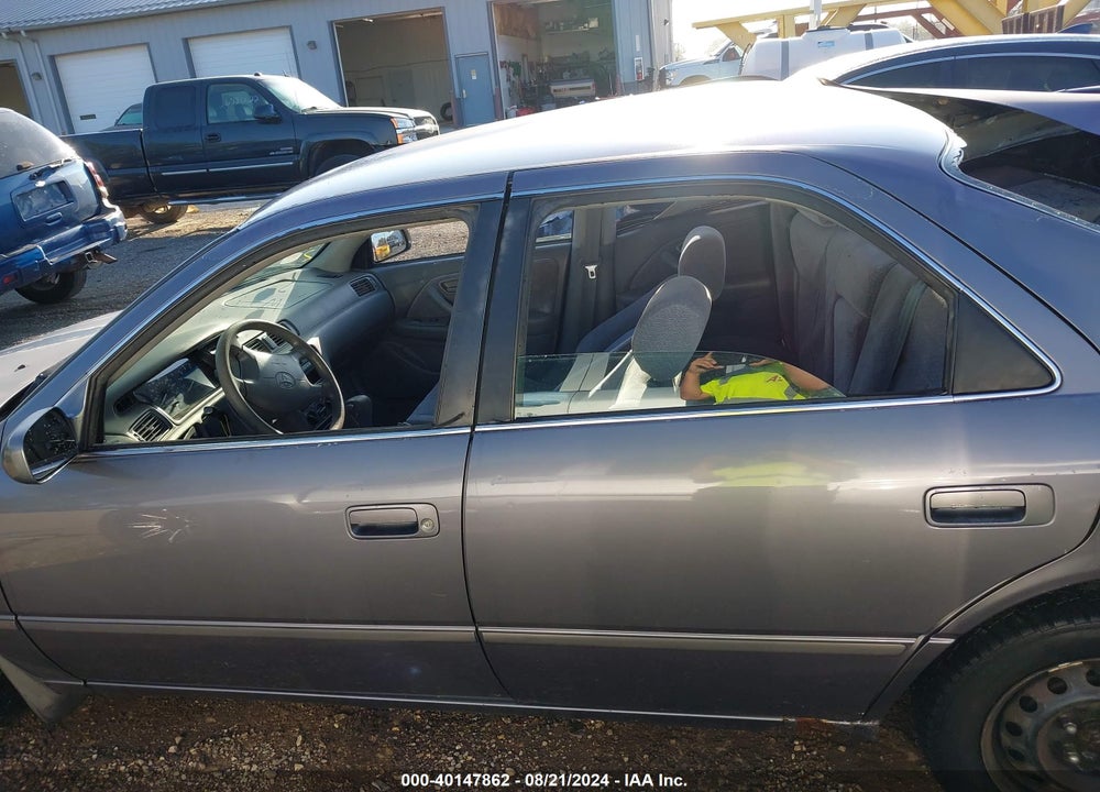 1997 TOYOTA CAMRY LE VIN: JT2BG22K1V0099331