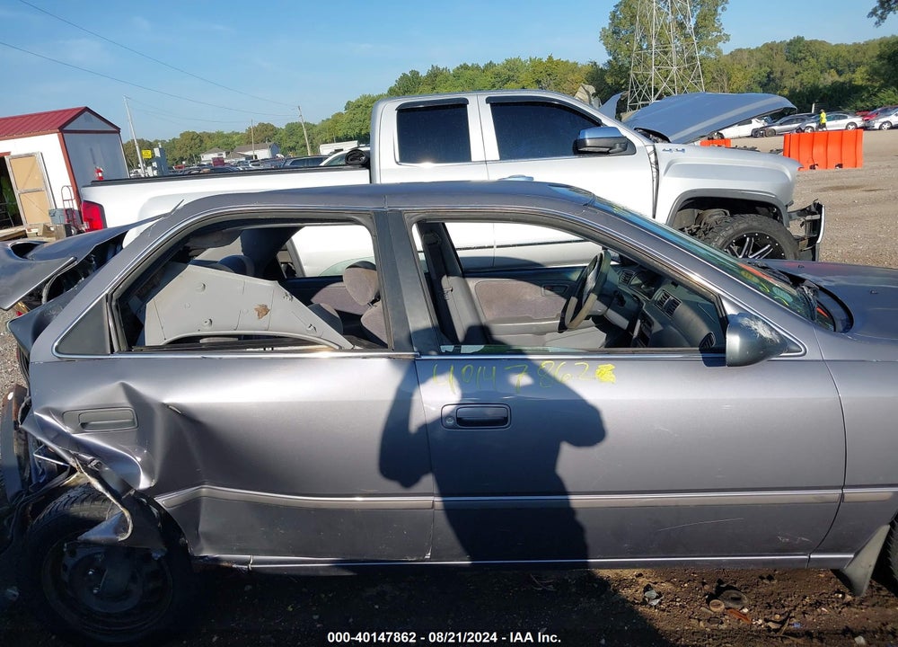 1997 TOYOTA CAMRY LE VIN: JT2BG22K1V0099331