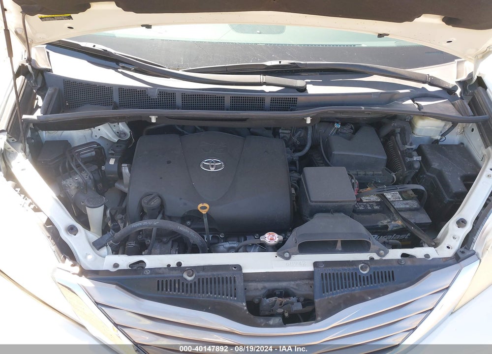 2017 TOYOTA SIENNA XLE 8 PASSENGER VIN: 5TDYZ3DC3HS786190