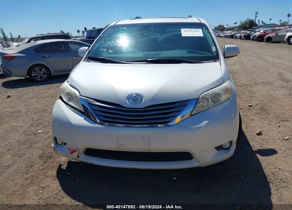 2017 TOYOTA SIENNA XLE 8 PASSENGER VIN: 5TDYZ3DC3HS786190