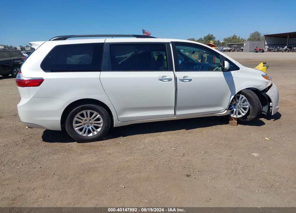 2017 TOYOTA SIENNA XLE 8 PASSENGER VIN: 5TDYZ3DC3HS786190