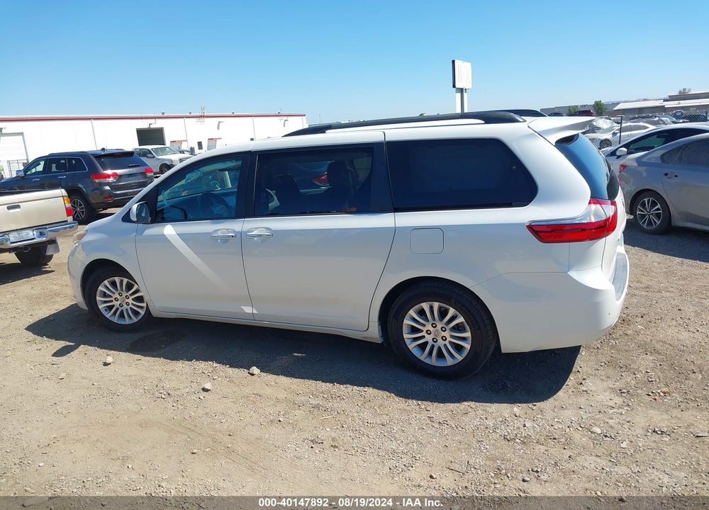 2017 TOYOTA SIENNA XLE 8 PASSENGER VIN: 5TDYZ3DC3HS786190